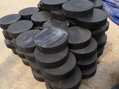 永兴县板式橡胶支座由若干层橡胶片与薄钢板经加压硫化
